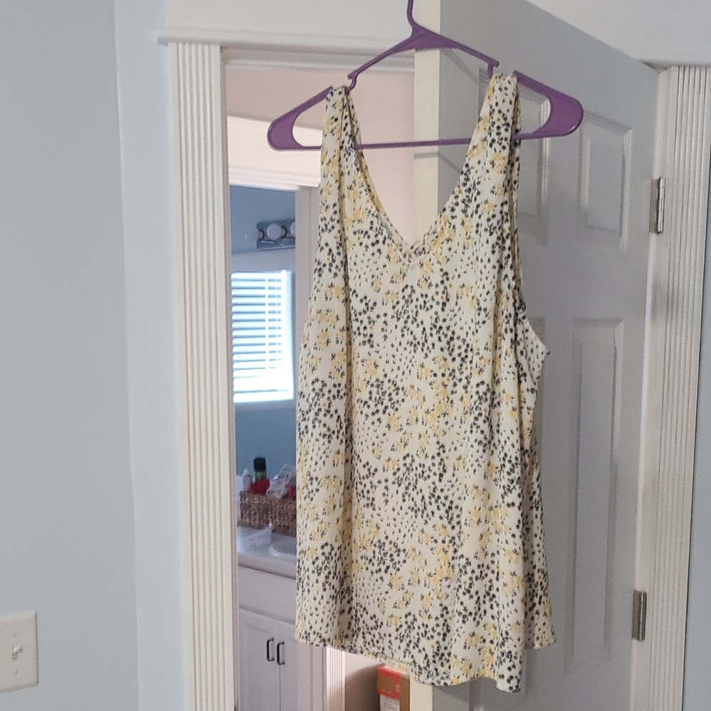 Maurices top